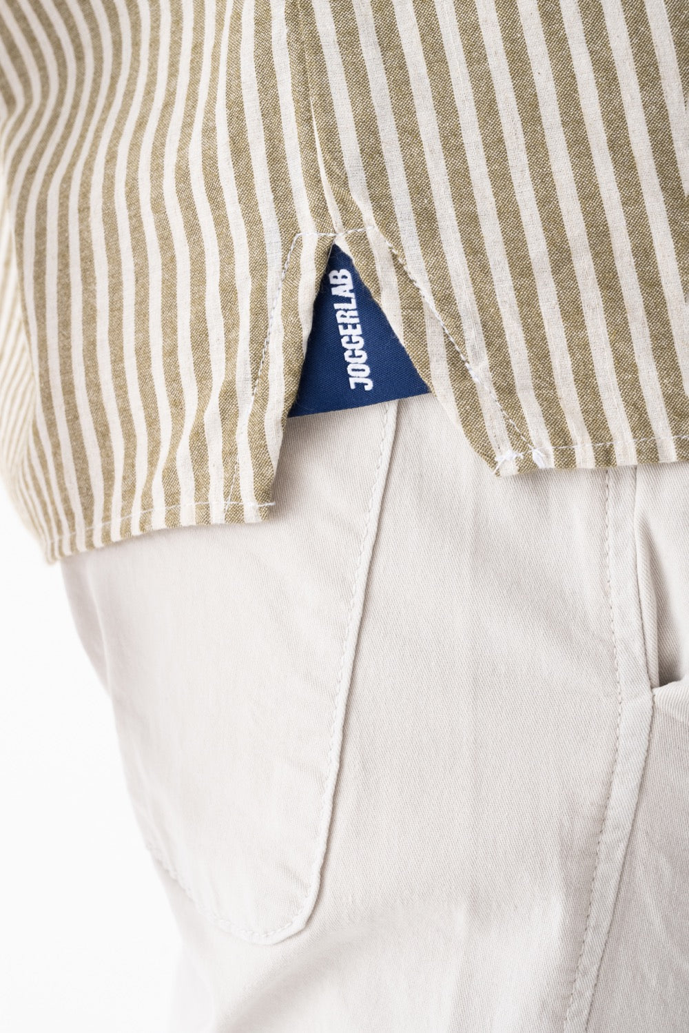 قميص مخطط قصير الأكمام بقصة مربعة