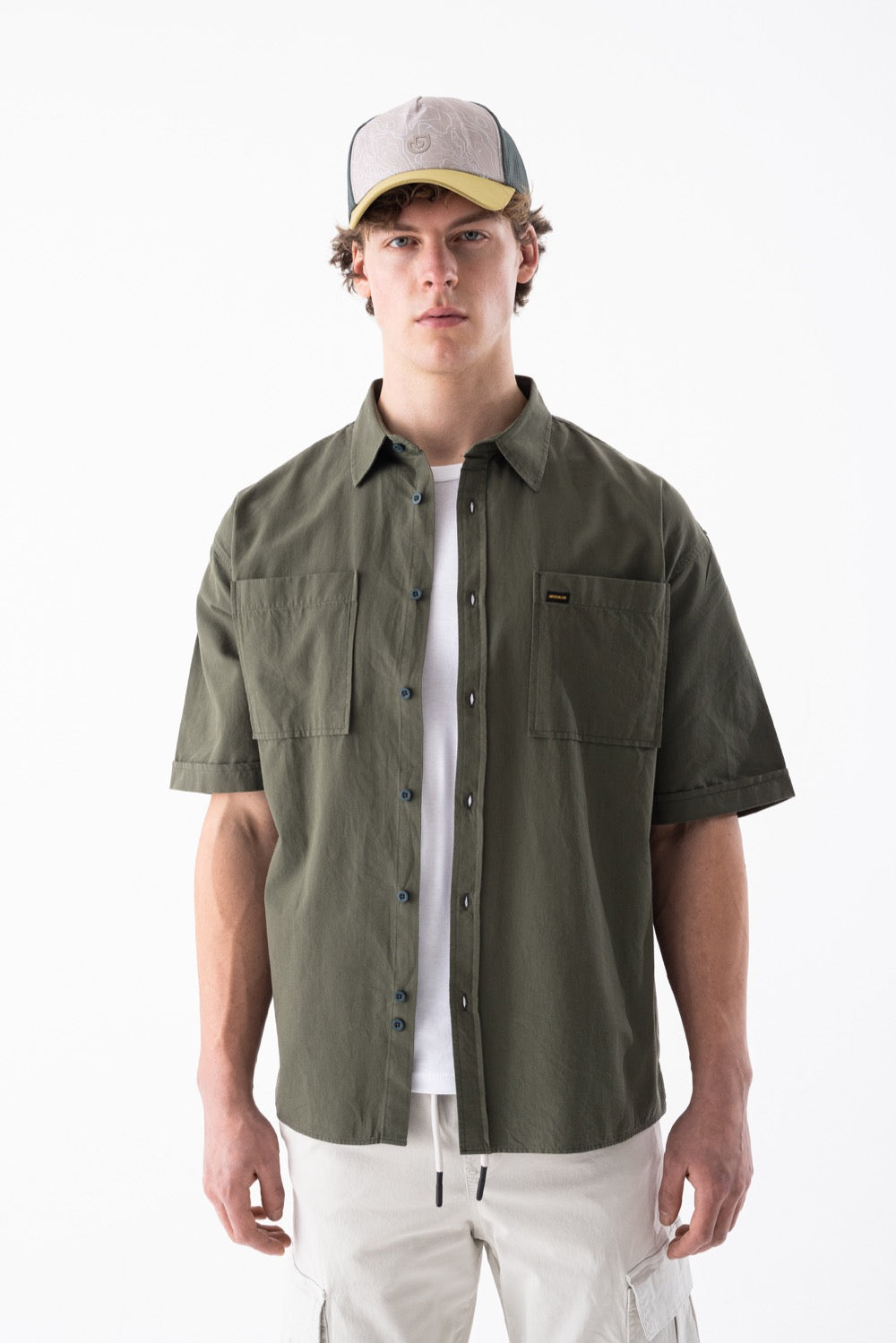 Oversized Dual-Pocket Short-Sleeve Shirt