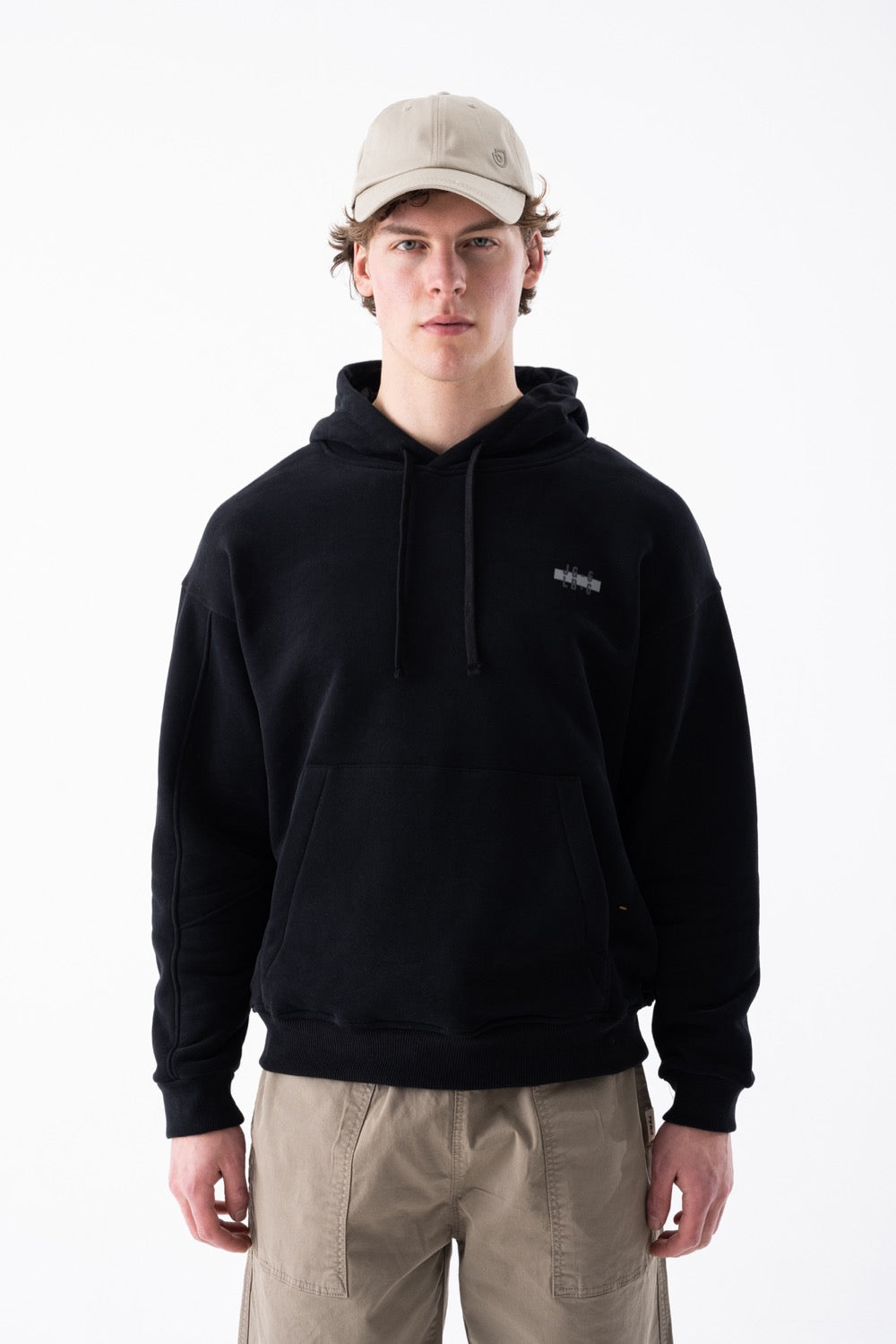 Airlife Oversized Pullover Hoodie in Black