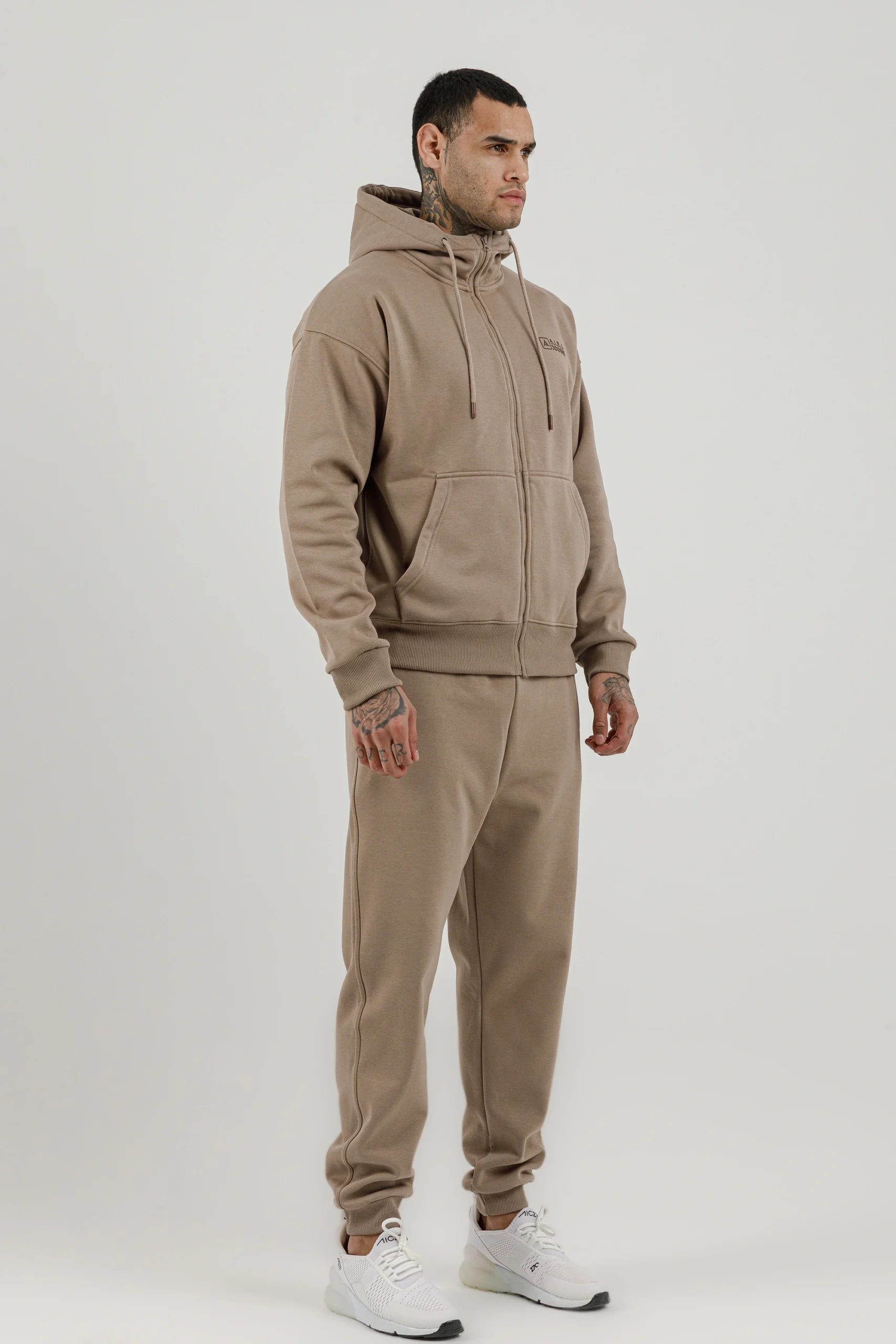 سترة رياضية رجالية بغطاء رأس من الصوف الفاخر بسحاب أمامي - بقصة مريحة باللون البيج